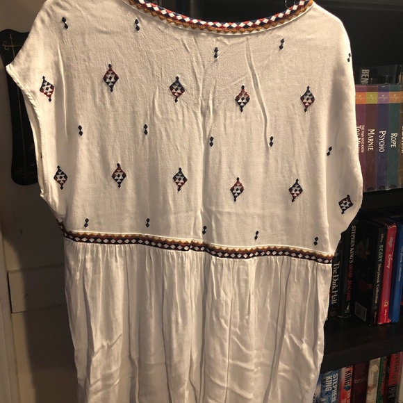 Torrid - Aztec White Blouse - Picture 4 of 4